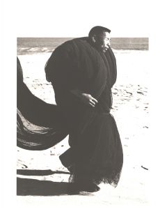 縄をはこぶ漁師　茨城　1940