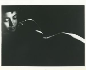 光る女体　1949